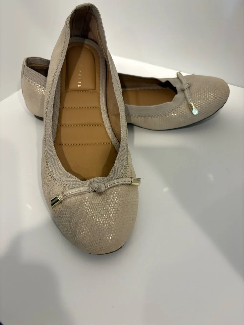 Kelly & Katie Perri Ballet Flats Cream Color Shimmer Size 8